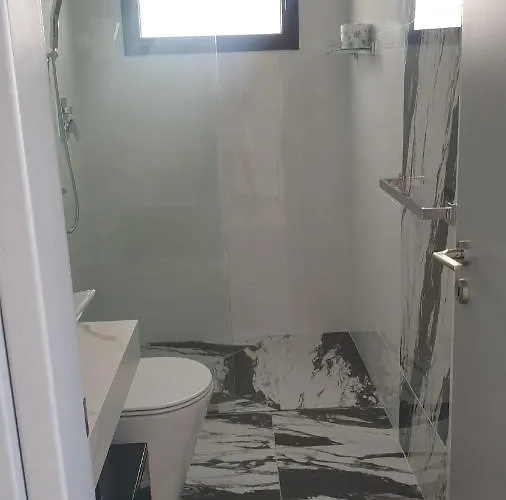 όμορφο καινούργιο σε μικρή πολυκατοικία Appartement *