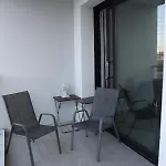 όμορφο καινούργιο σε μικρή πολυκατοικία Appartement Oroklini