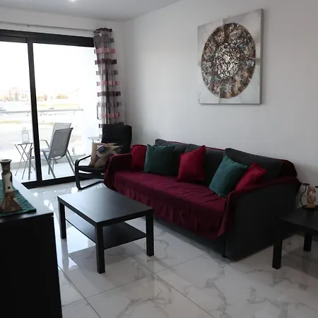 όμορφο καινούργιο σε μικρή πολυκατοικία Вороклини