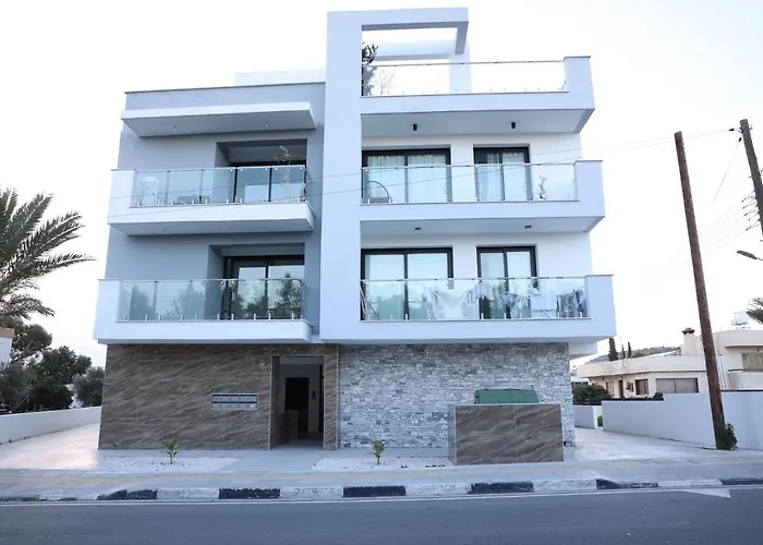 όμορφο καινούργιο σε μικρή πολυκατοικία *